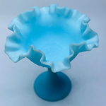 house-of-hanbury-shop-vintage-antiques-home-decor-milkglass-vase