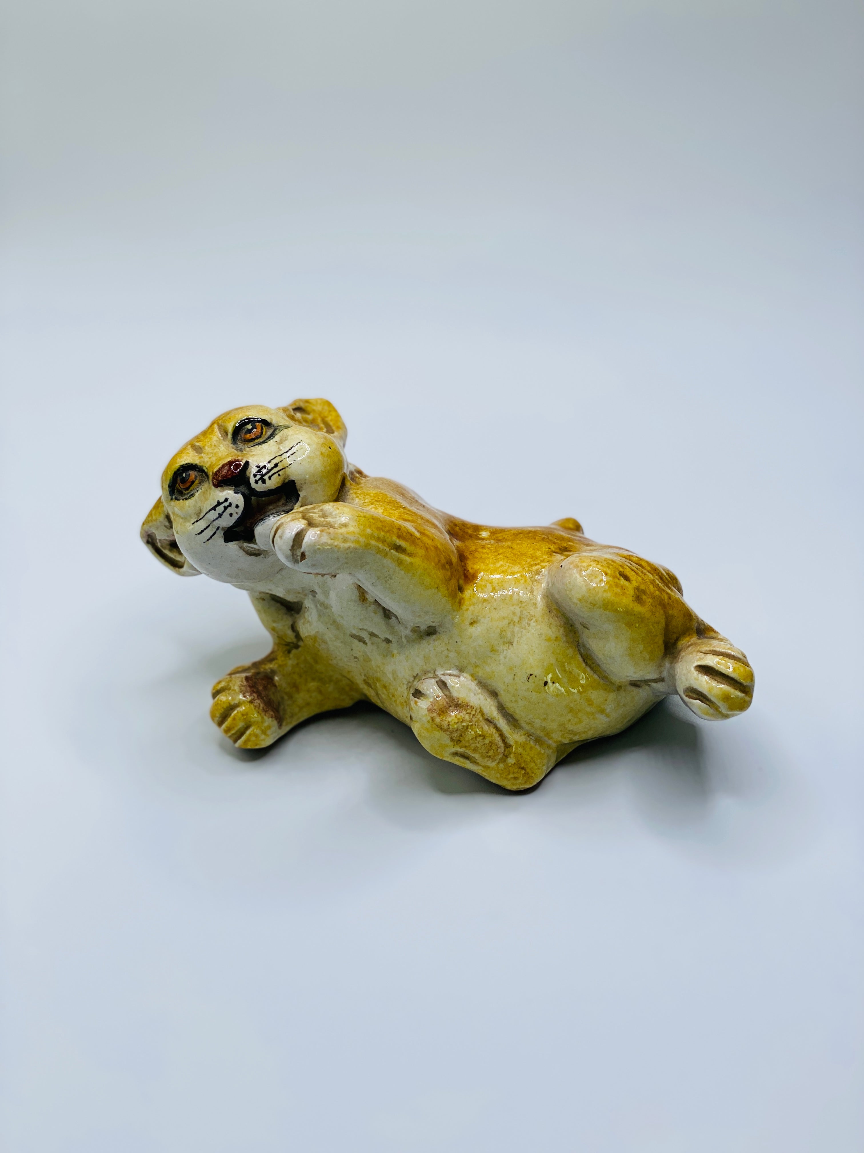 shop-one-of-kind-vintage-unique-antique-gifts-home-decor-online-pottery