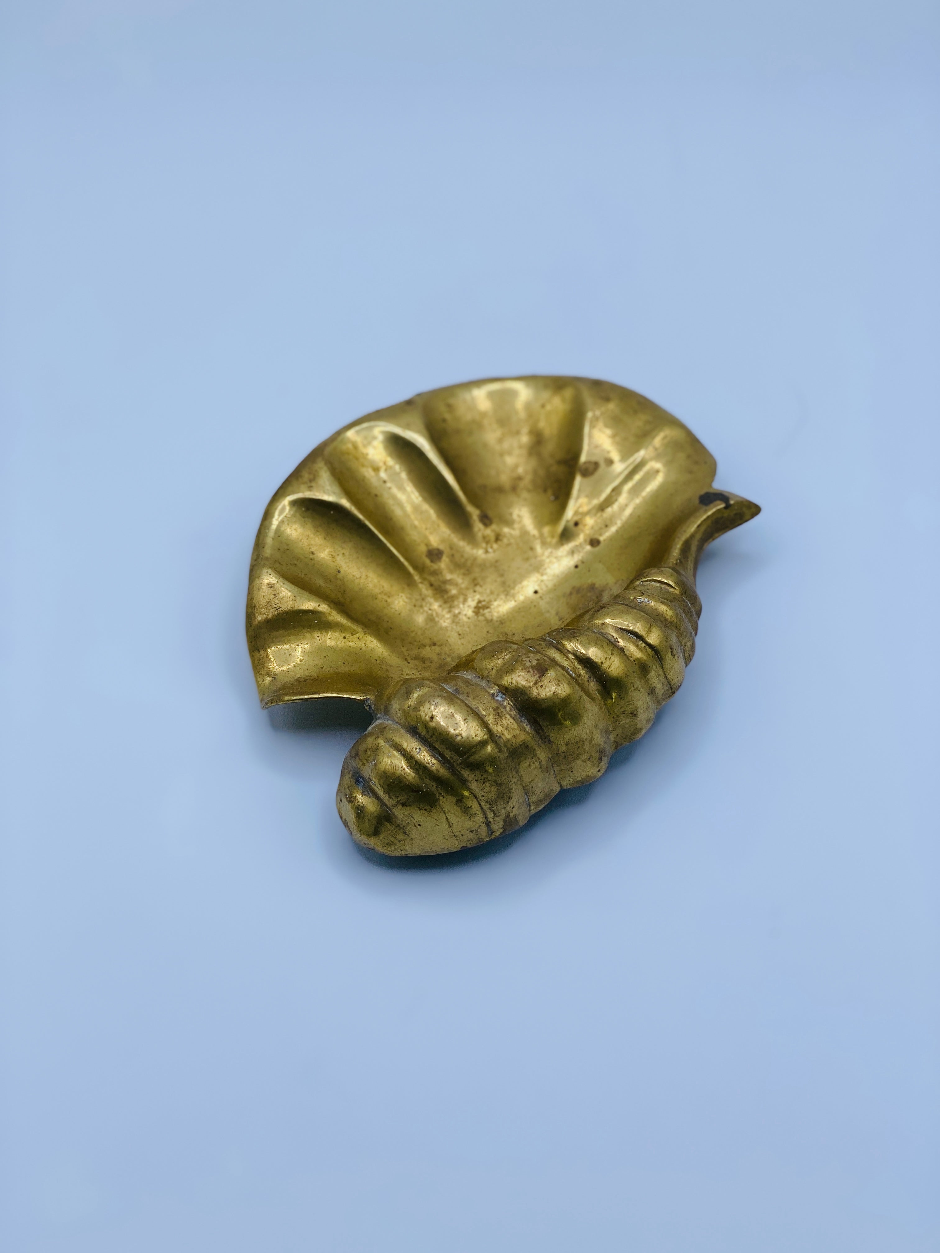 shop-one-of-kind-vintage-unique-antique-gifts-home-decor-online-shell-trinket