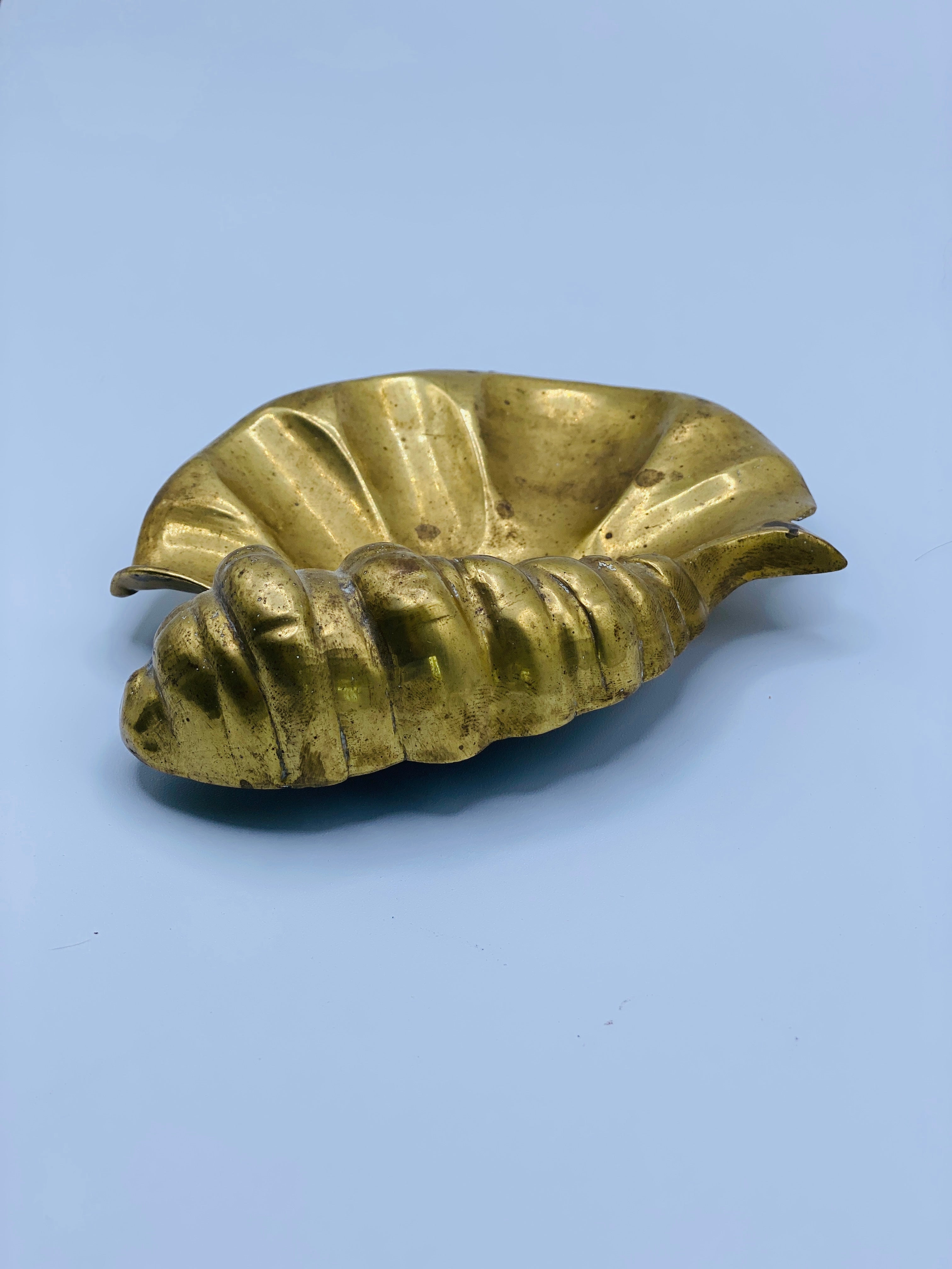 shop-one-of-kind-vintage-unique-antique-gifts-home-decor-online-shell-trinket