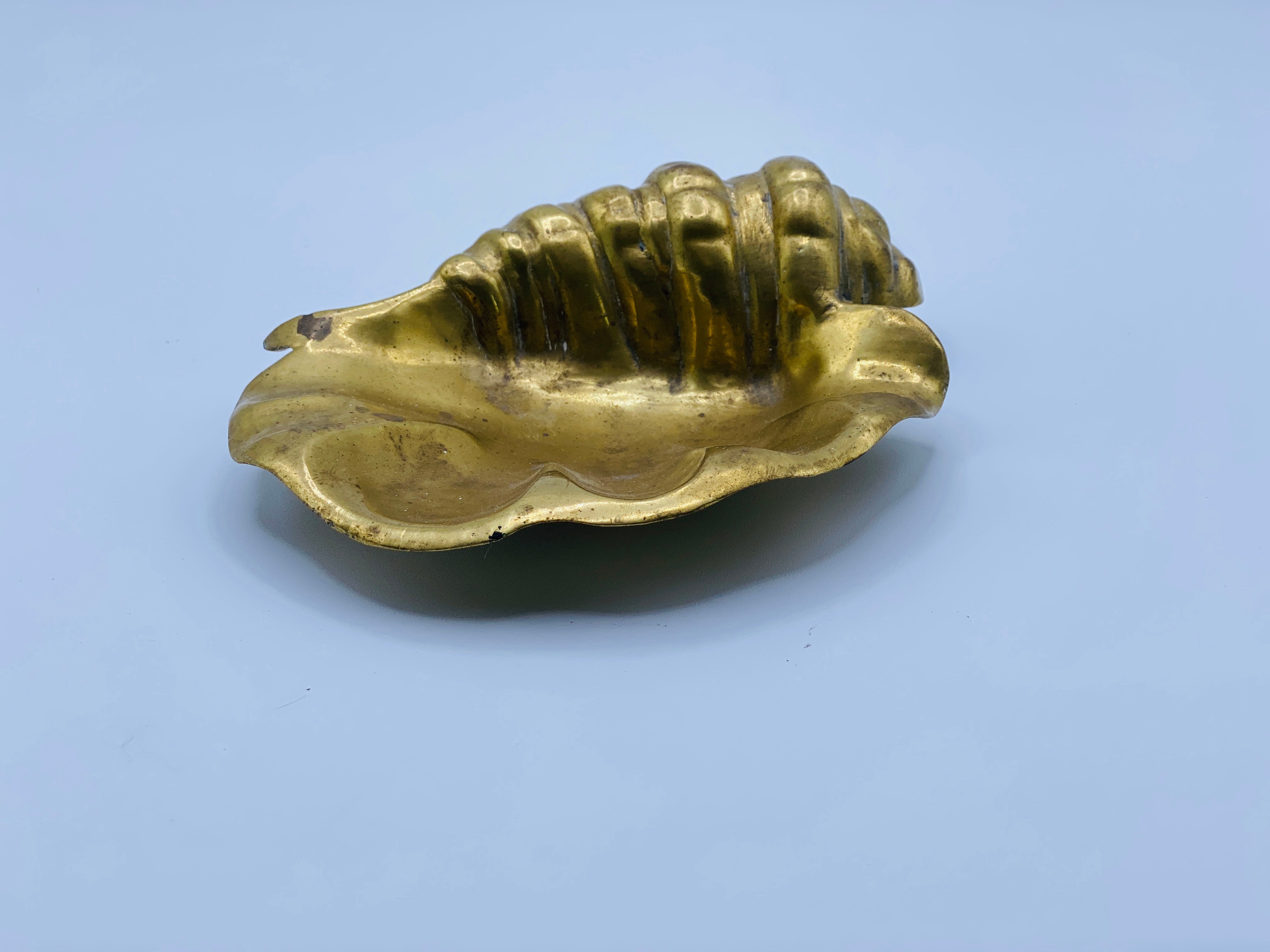 shop-one-of-kind-vintage-unique-antique-gifts-home-decor-online-shell-trinket