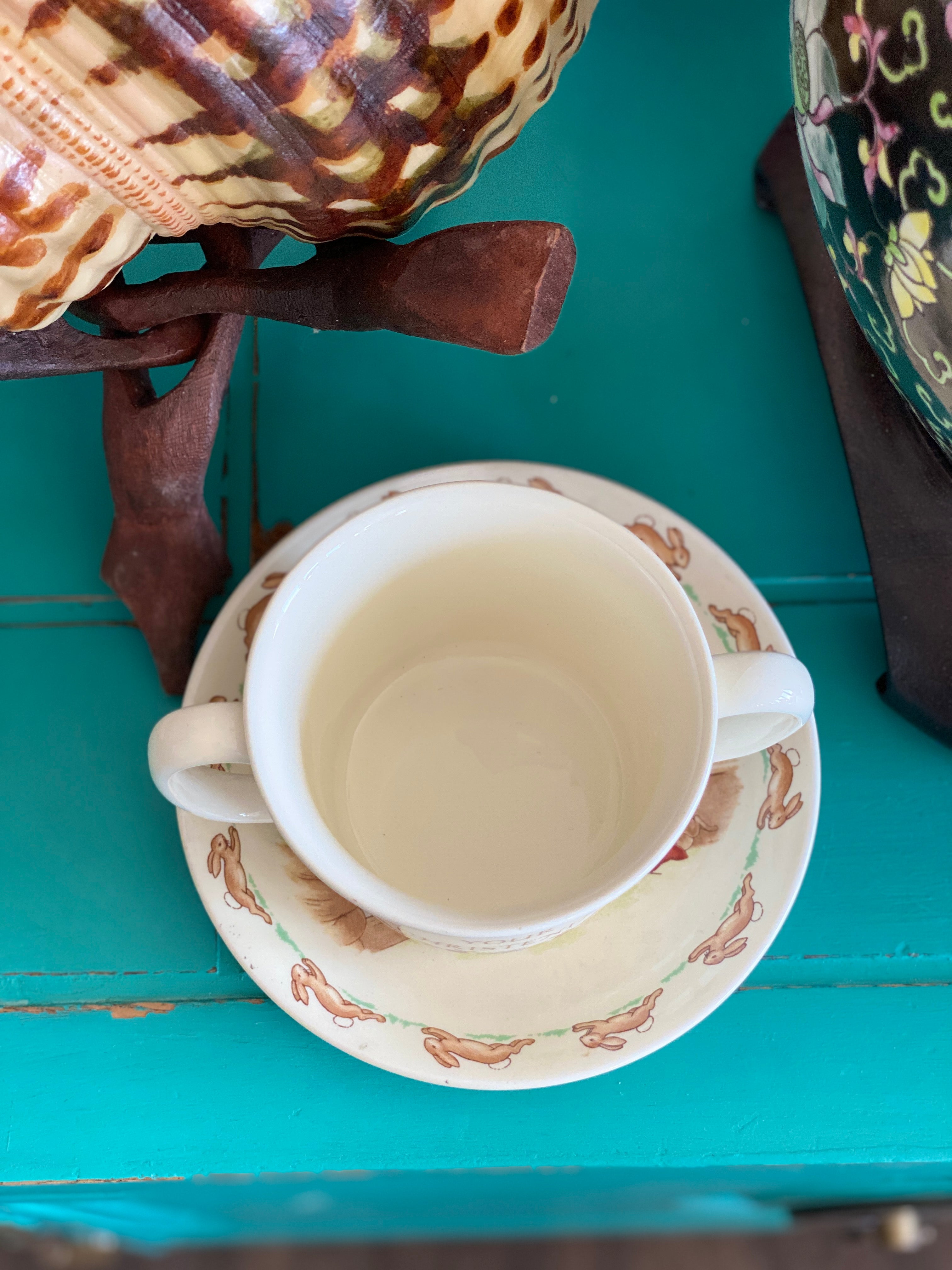 house-of-hanbury-shop-vintage-antiques-home-decor-milkglass-brass-silver-chinoiserie-bunny