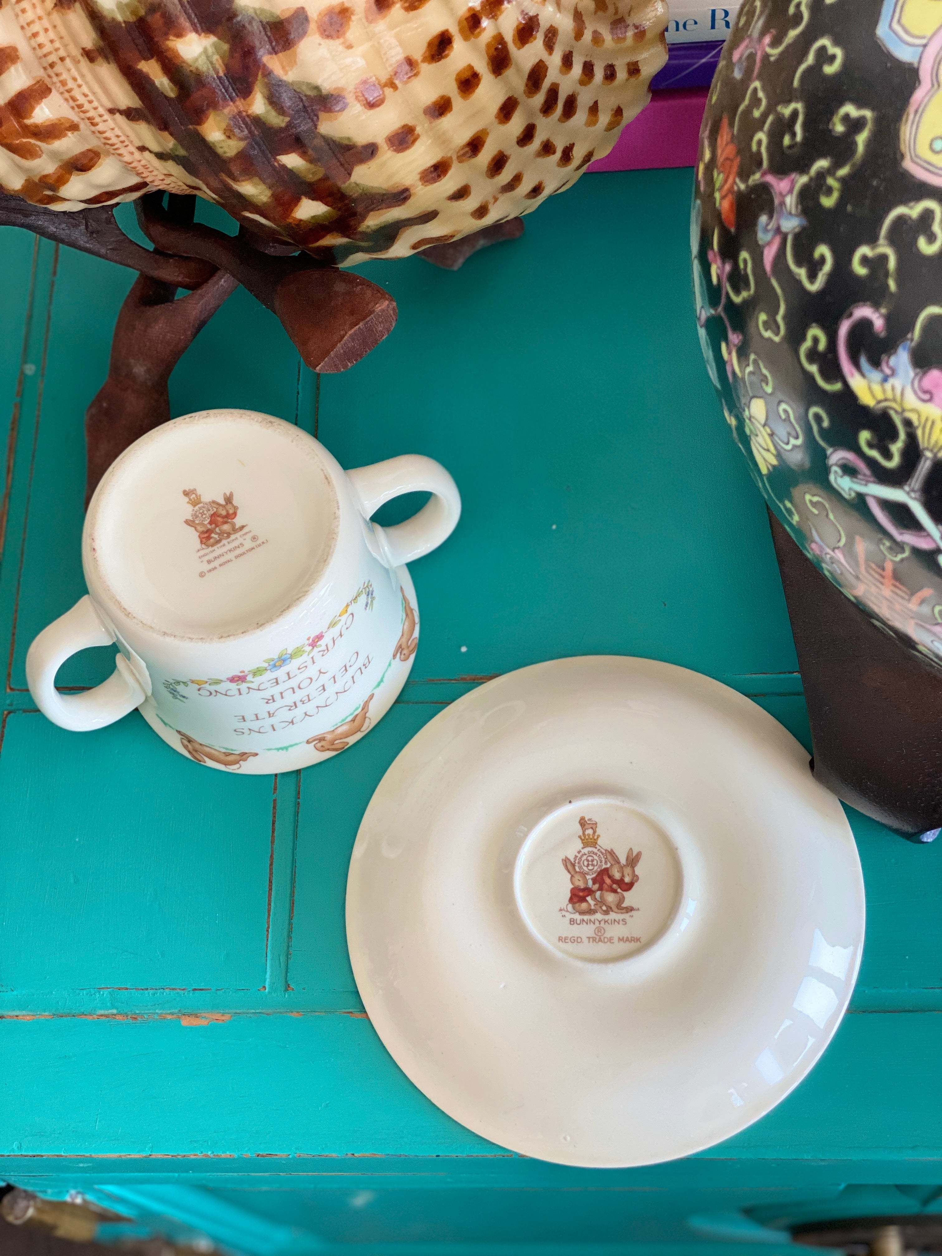 house-of-hanbury-shop-vintage-antiques-home-decor-milkglass-brass-silver-chinoiserie-bunny