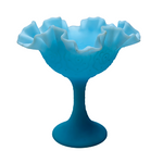 house-of-hanbury-shop-vintage-antiques-home-decor-milkglass-vase