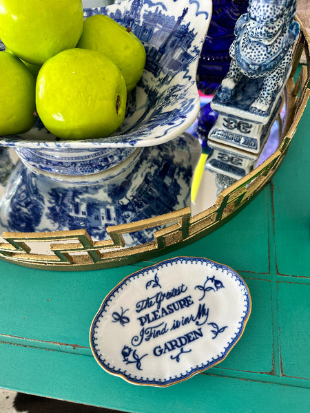 Vintage Mottahedeh trinket dish "garden quote", Blue and white, Chinoiserie