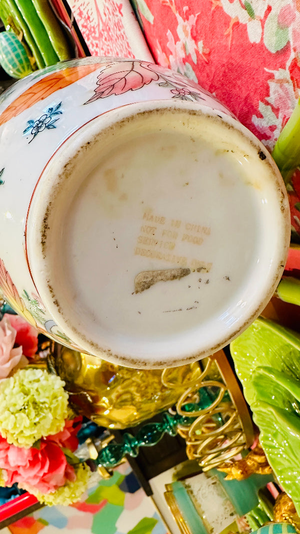 tobacco leaf china vase Vintage Its Shape Is Both Traditional And Has The Appearance Of Being Contemporary Because Of Its Simplicity . Jordans Tobacco Leaf Porcelain Vase