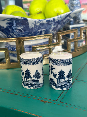 Vintage Salt & Pepper Shakers, Blue Willow, Chinoiserie