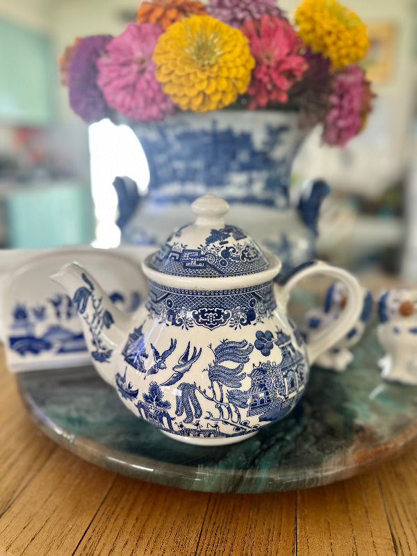 Vintage Teapot, Churchill England, Blue Willow – The House Of Hanbury