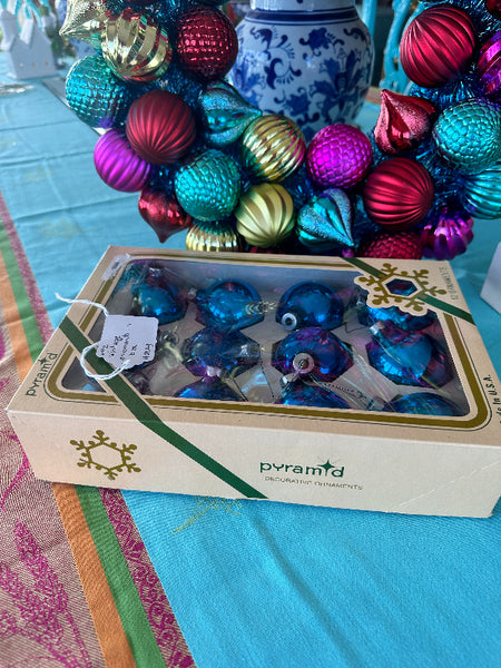Vintage ornaments in box - Blue