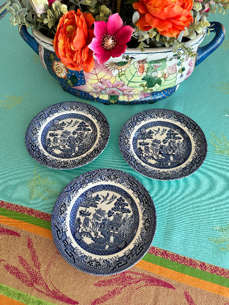Vintage Dessert Plates, Blue Willow, Churchill England, set of 3