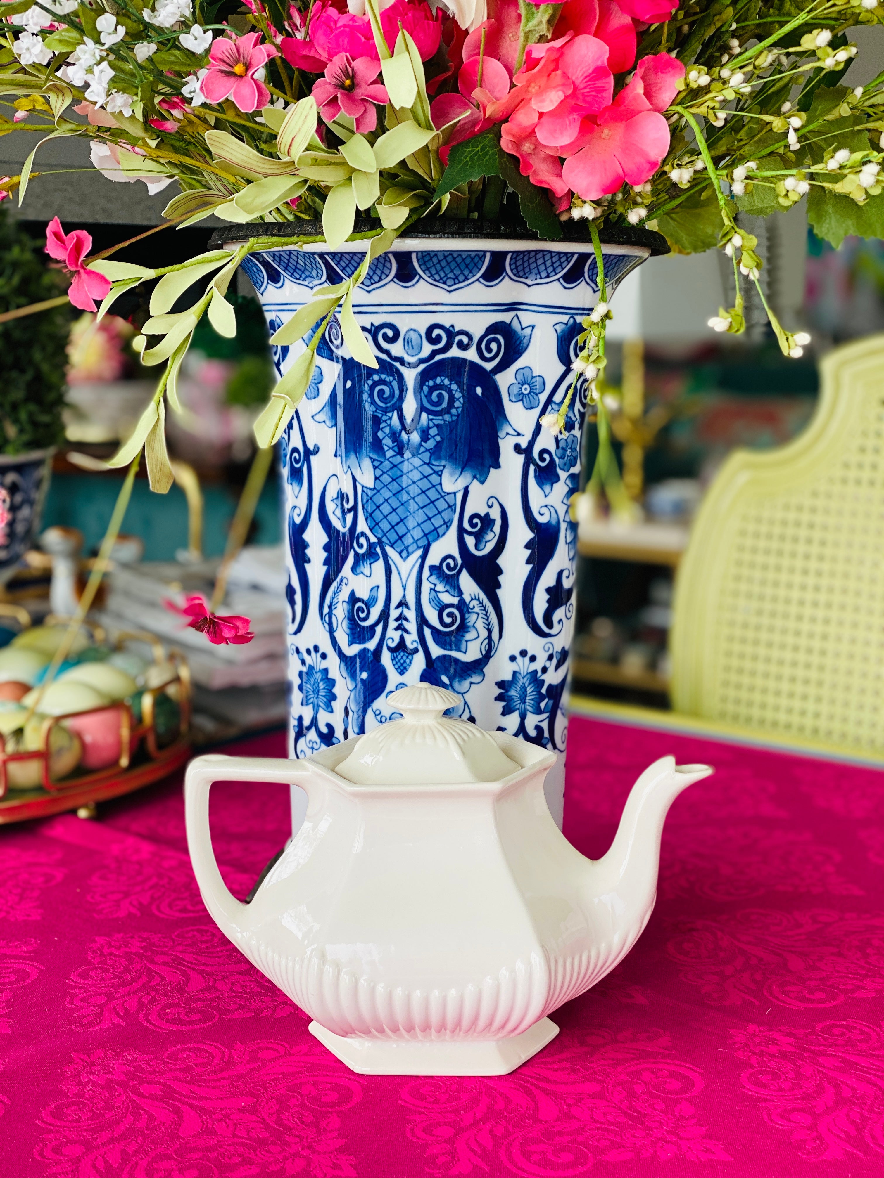 house-of-hanbury-shop-vintage-antiques-home-decor-milkglass-brass-silver-chinoiserie-teapot