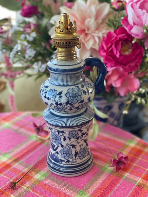 Vintage Blue & White Ceramic oil lamp