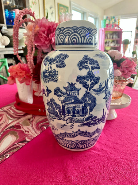 Blue Willow Pattern Ginger Jar/Urn Large Size, Blue and White Chinoiserie