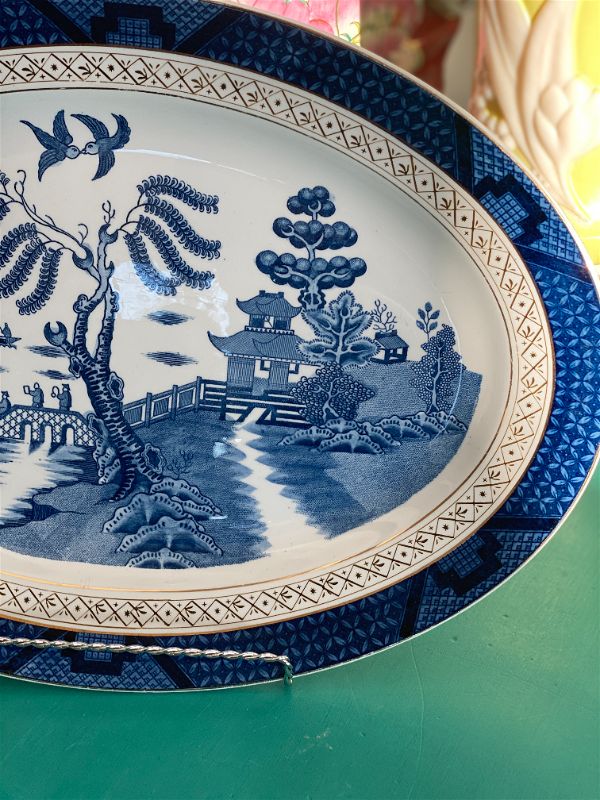 The Vintage Laundry — BLUE WILLOW JAPAN BREAD AND BUTTER PLATES