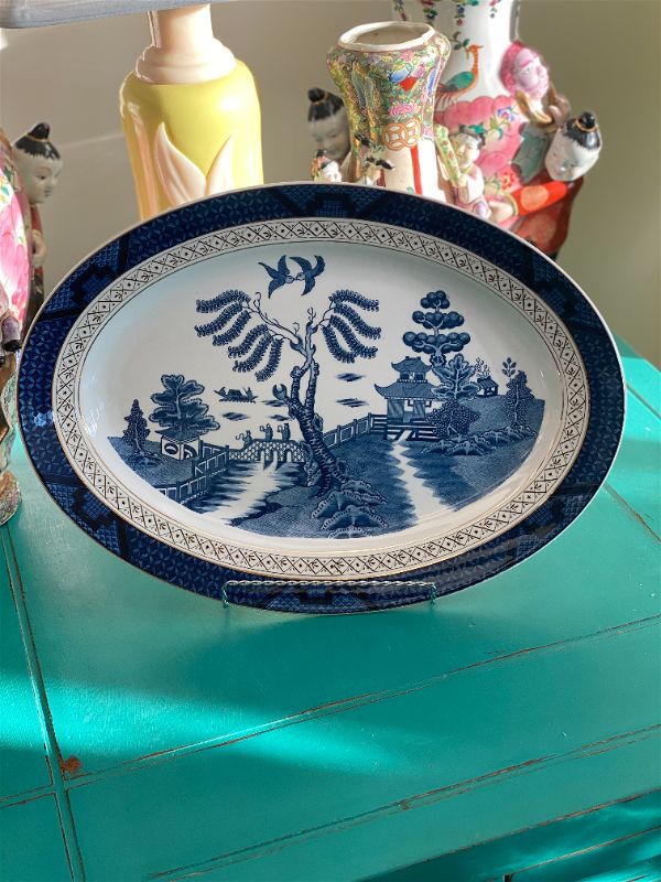 Blue Willow Dinner Plates, Ironstone - Pair – The House of Hanbury